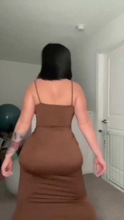 Alexarae._ Alexarae. AkexaraexO shaking ass on ig