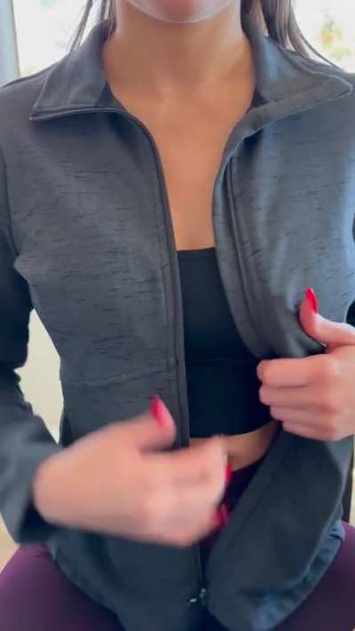 I&rsquo;ve got some great surprises for you under this jacket, come have a look! ☺️