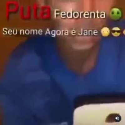 Salve rapaziada t&ocirc; passando aqui pra ver se vcs podem divulgar meu primo, ele ta come&ccedil;ando agora na carreira musical dele e eu acredito que ele tem muito potencial. Se fosse putaria todos iriam compartilhar😔