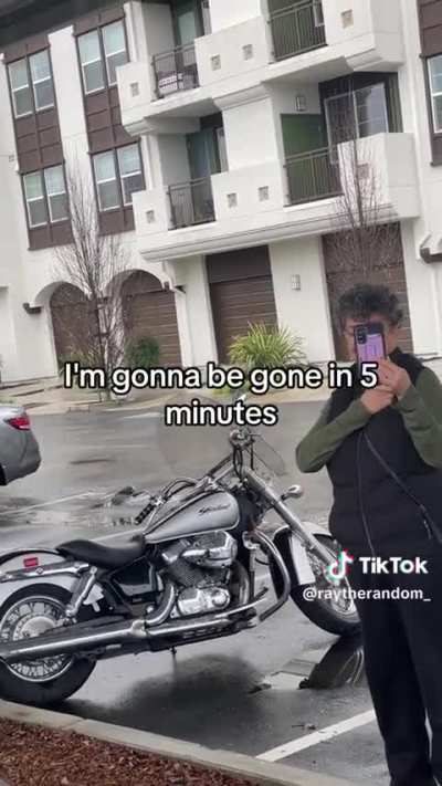 Ray encounters a Karen in the wild that actually calls the police but the best part has to be the tears at the end&hellip; so fake 😂 that&rsquo;s when you know Karen&rsquo;s been defeated!
