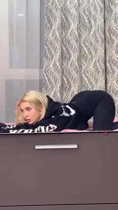 I wouldn't last 10 secs with her in this position