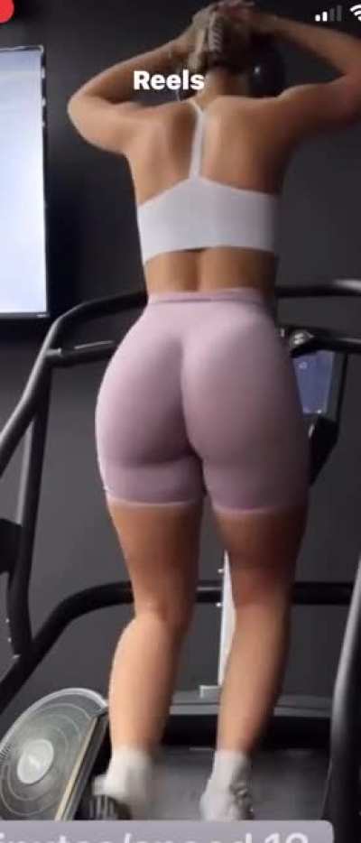 Yuuuuup 🍑👀