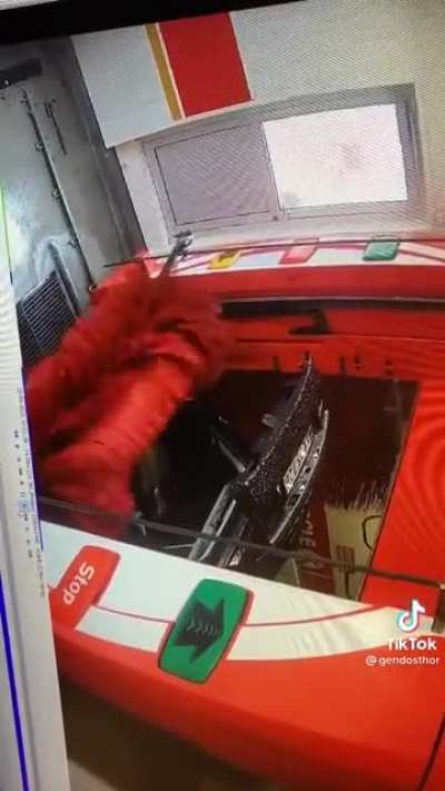 Задняя крышка плохо отмылась