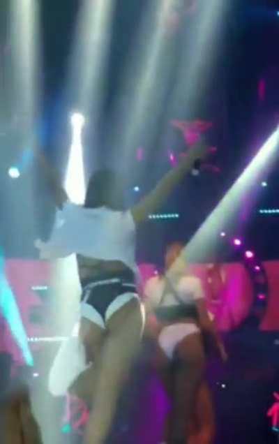 "Sin Pijama" Las Vegas Drais Club 🍑 (Angle 2) Part 2