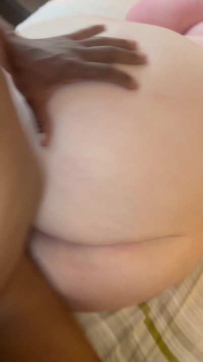 I flew 2 hours to spend a day giving this delicious bbw hot wife these long bbc strokes 😈