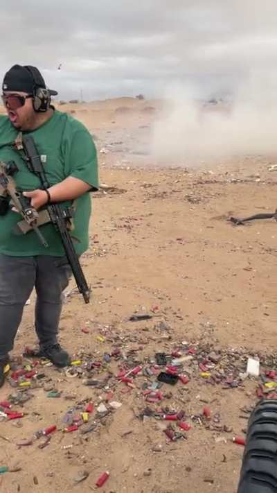 Guy almots kills himself playing with tannerite🤦🏻&zwj;♂️