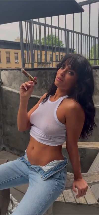 her nipples 😵&zwj;💫😵&zwj;💫