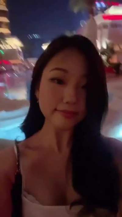 Jessica puckers up