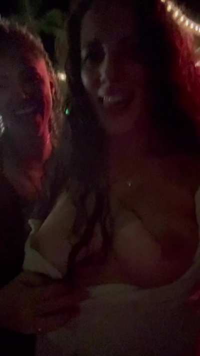 Lets party!! [GIF]