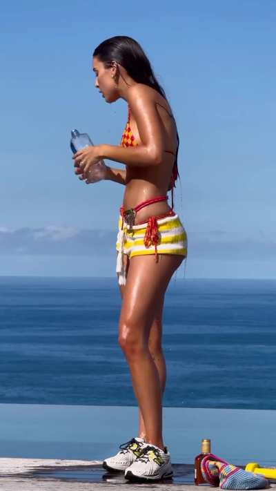 L&iacute;via Marques