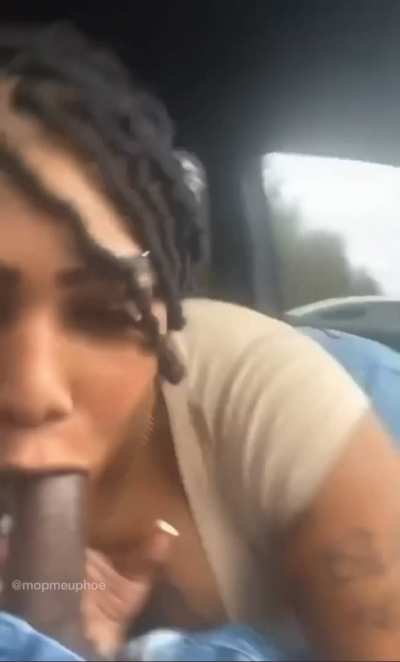 Lil milf just wanna suck on some dick