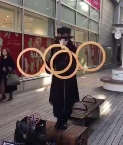 He&rsquo;s so smooth with the rings