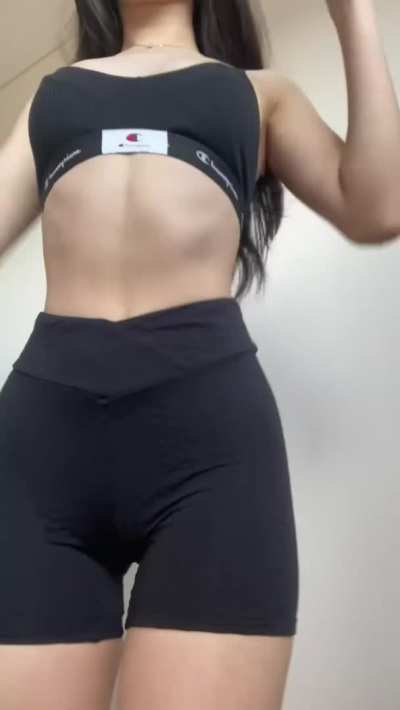 Help me stretch this pussy out before my workout? 🧘🏻&zwj;♀️