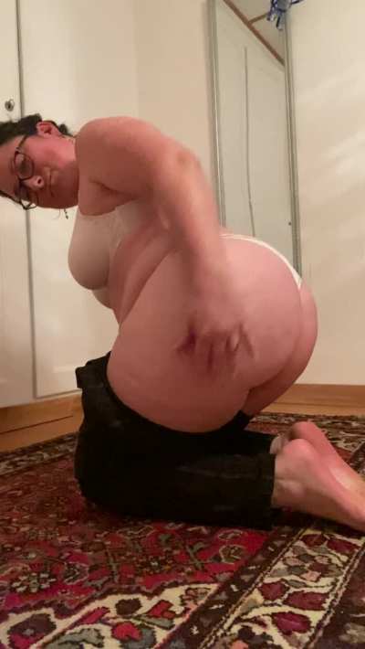 Just showing my fuckable body