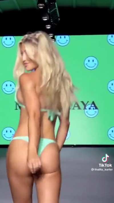 thalita_karter wait for the turn
