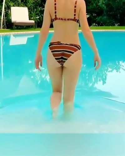 Brie Larson ass