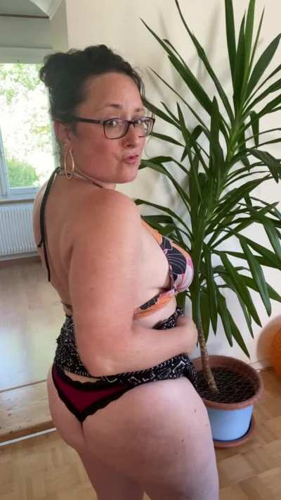 Can I be your favorite MILF?