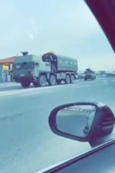 Milit&auml;r f&auml;hrt in Wiener Neustadt ein