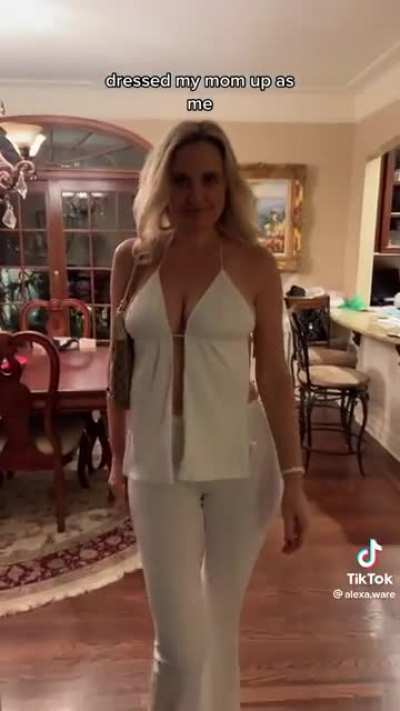 @alexa.ware's mom. What a milf !