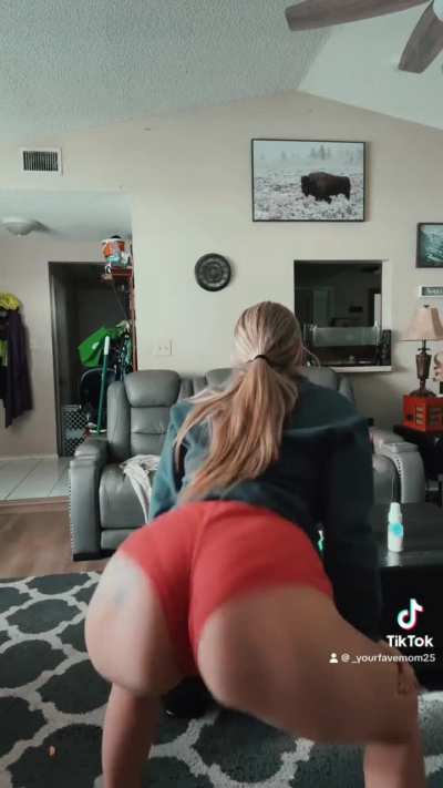 @_yourfavemom25