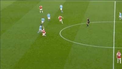 declan_rice_knee_tackle.gif