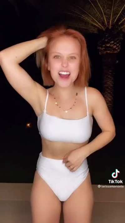 Larissa Manoela