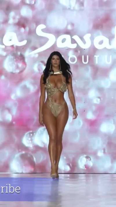 Lucciana Beynon (Emma Savahl Couture, Miami Swim Week 2024)