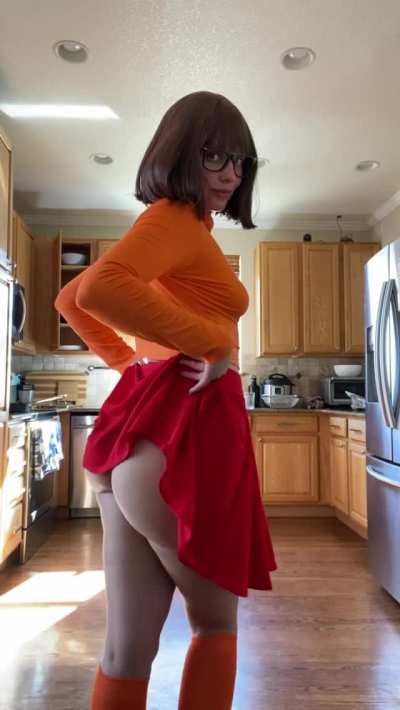 Ass shaking