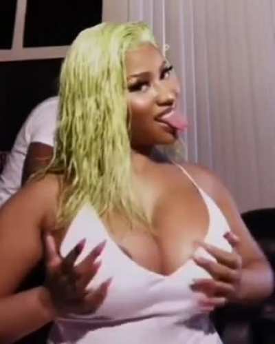 Boons jiggling
