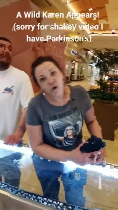 Karen got angry by the mall&rsquo;s code of conduct