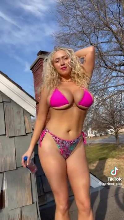 @apricot_alba