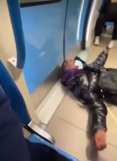 Le nouveau syst&egrave;me de la STM contre le retient de porte fait peur