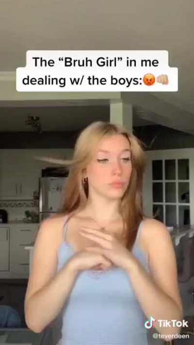 Bruh girl 😡👊