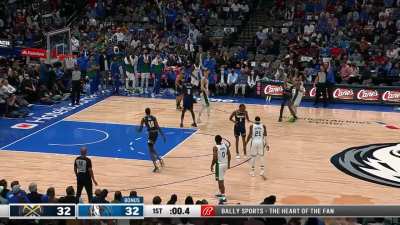 [Highlight] Jalen Brunson with the buzzer beater to end the quarter