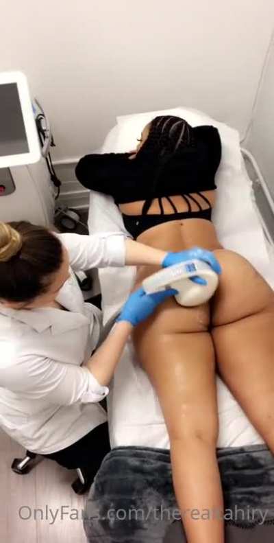 Damn Tahiry got that 🎂 🍰