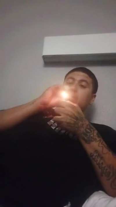 broke my torch 🤦🏻‍♂️so im using a lighter for now
