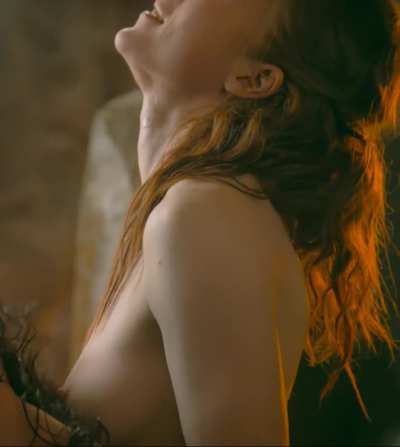 Rose Leslie
