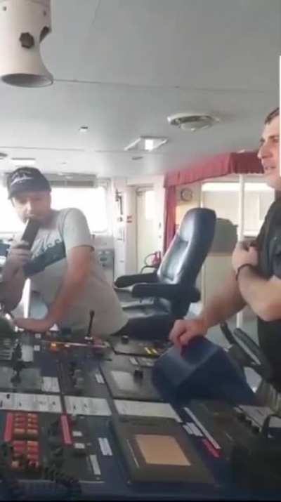 Georgian bulker refused to give fuel to a Russian ship, saying "Russian ship, go fuck yourself. You can row to shore.