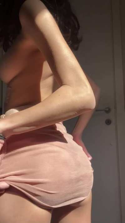 Did you notice I&rsquo;m not wearing panties?