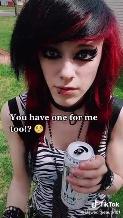 Everyone that shops at Hot Topic be like