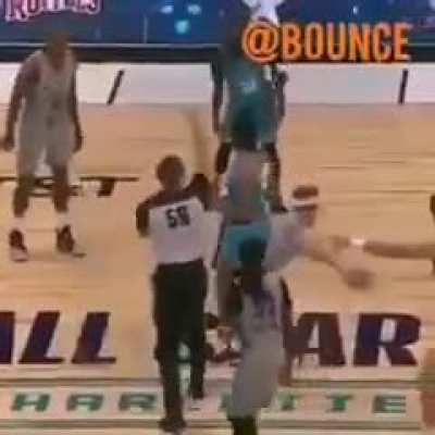 Amo esse jogo de basquete