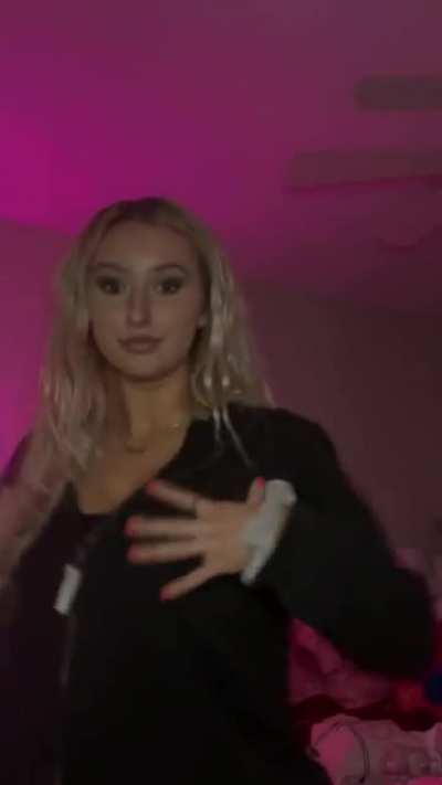 She&rsquo;s live rn!