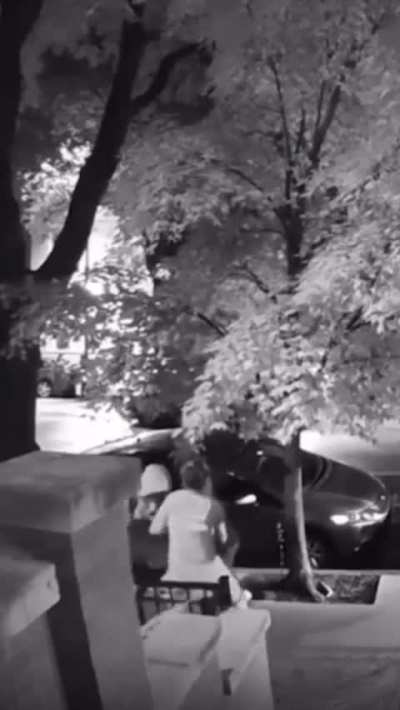 Enhanced video of last night's armed robbery (and battery/pistol-whipping) of a woman near Damen &amp; Iowa. They demanded her pin so they could clean out her $ accounts. I've heard that banks often will not reimburse in cases like this, so probably wise not 