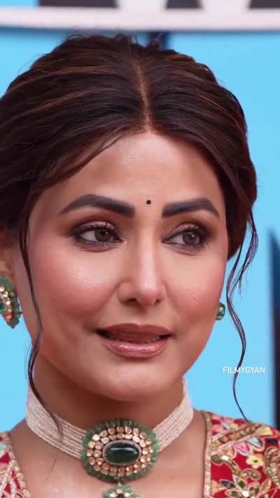 Hina khan