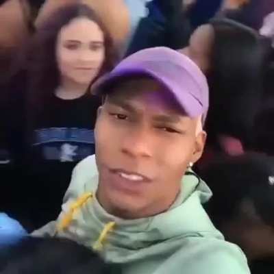 Canta muito
