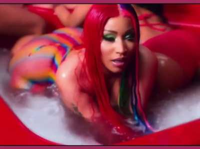 Nicki Minaj @nickiminaj
