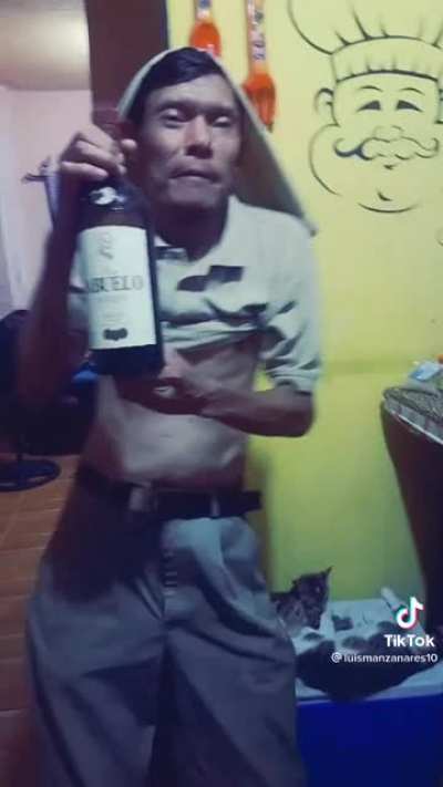 Otra vez el pap&aacute; del uriel haciendo tik toks bien kawaiis