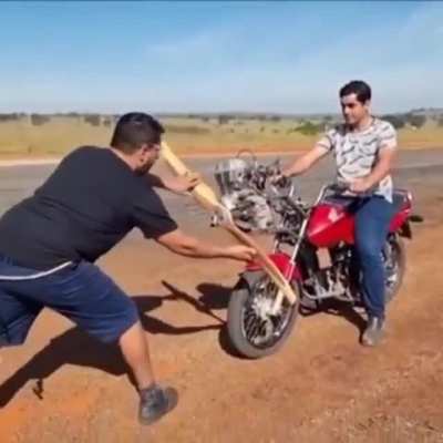 N&atilde;o gasta a rela&ccedil;&atilde;o da moto, e retrovisores saem triturados prontos pra reciclar