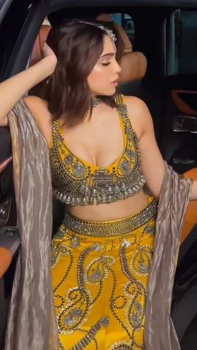 Sharvari wagh