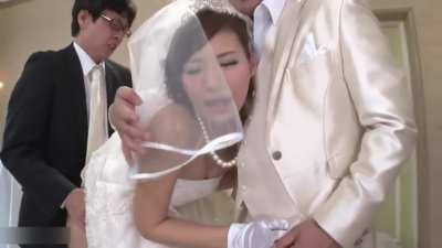 Here cums the bride